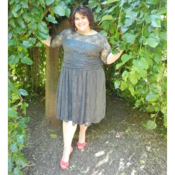 Kiyonna Luna Lace Dress - 4X - Picture 1 of 8